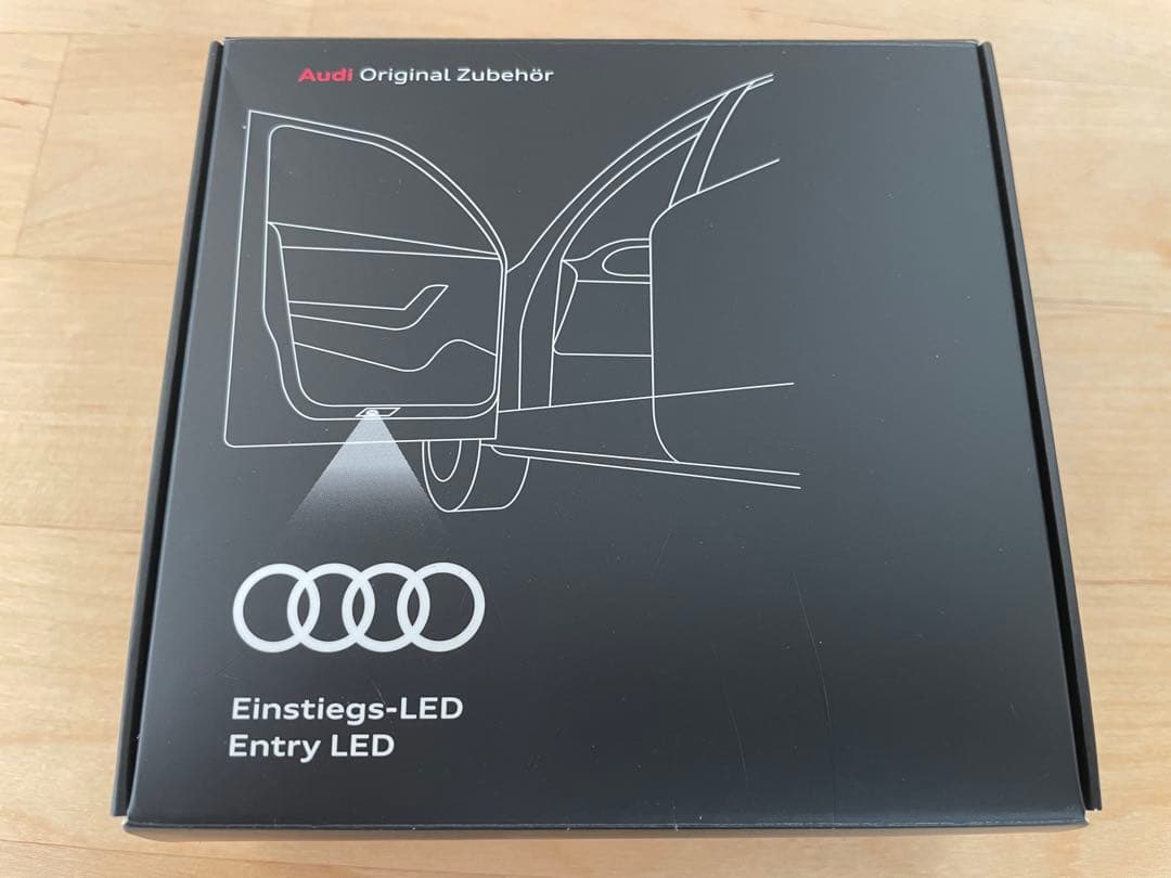 アウディ Audi 純正 ドアエントリーライト カーテシランプ フォーリング