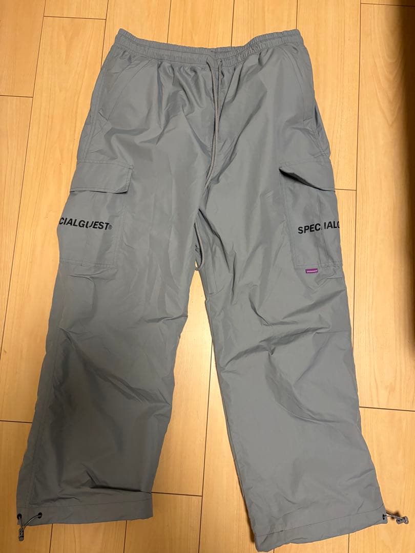 美品】スペシャルゲスト グレー V2カーゴパンツ XL - メルカリ