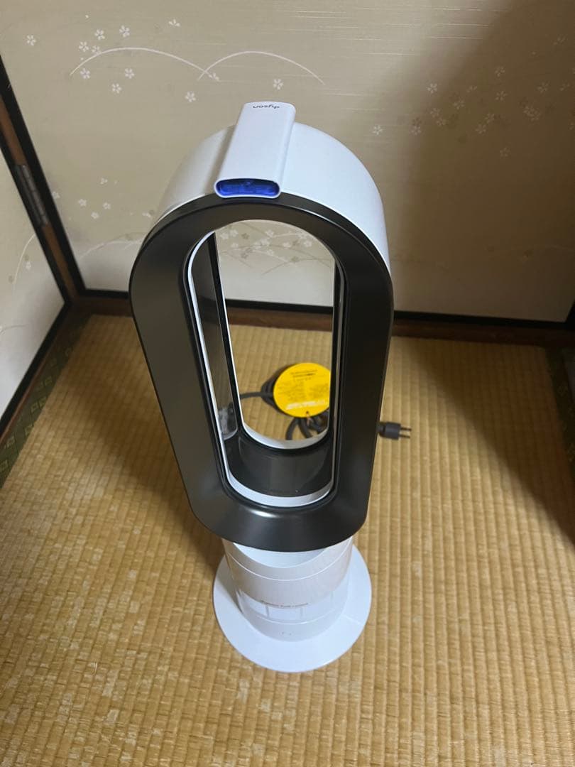 Dyson タワーヒーター 羽根なし ホワイト　AM09 Dyson（ダイソン） ファンヒーター hot＋cool AM09WN 扇風機 ホワイト