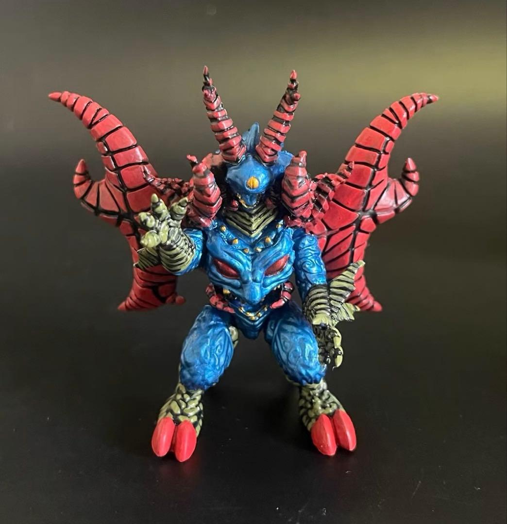 中国限定　塗装完成品　英雄集結 ウルトラマン　　フィギュア グリムド