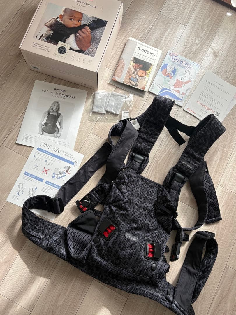 【美品】ベビービョルンONE KAI 抱っこ紐 レオパード柄 取説付 元箱
