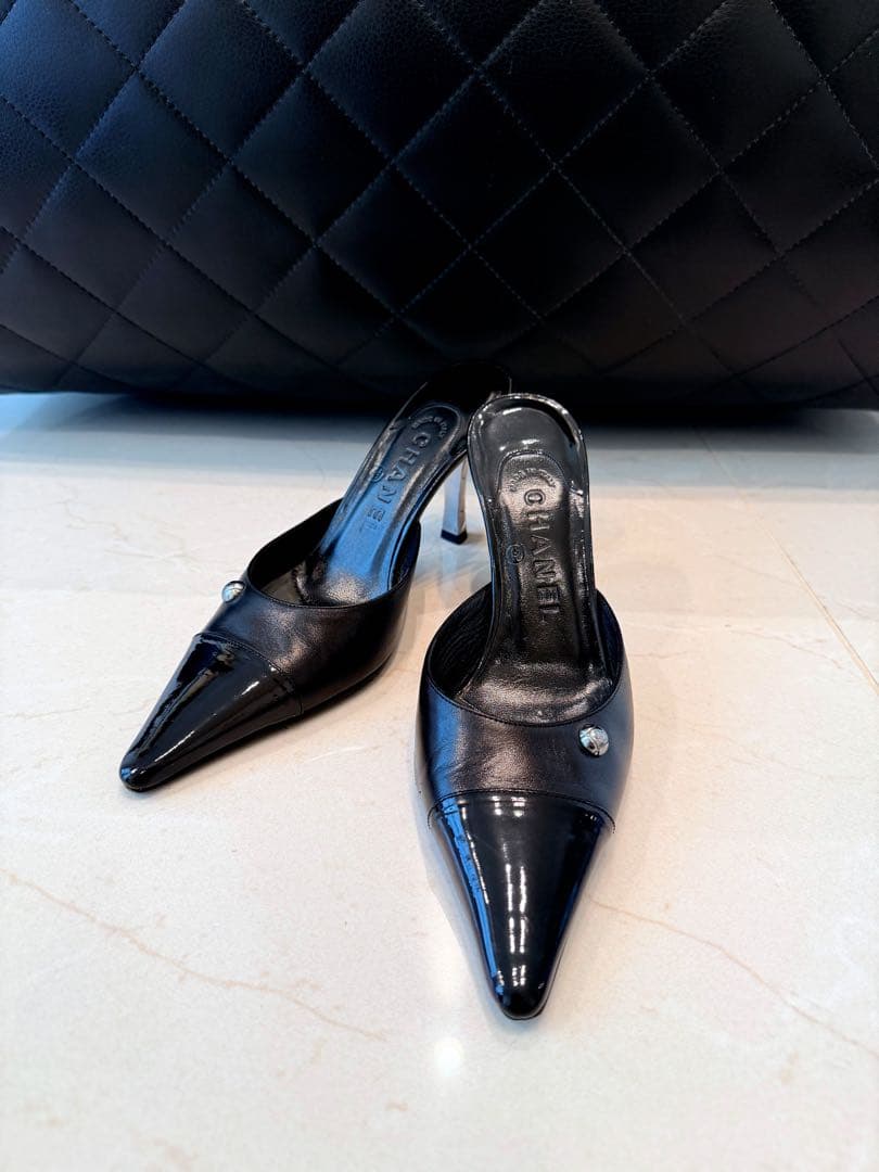 CHANEL ブラック レザー ハイヒール