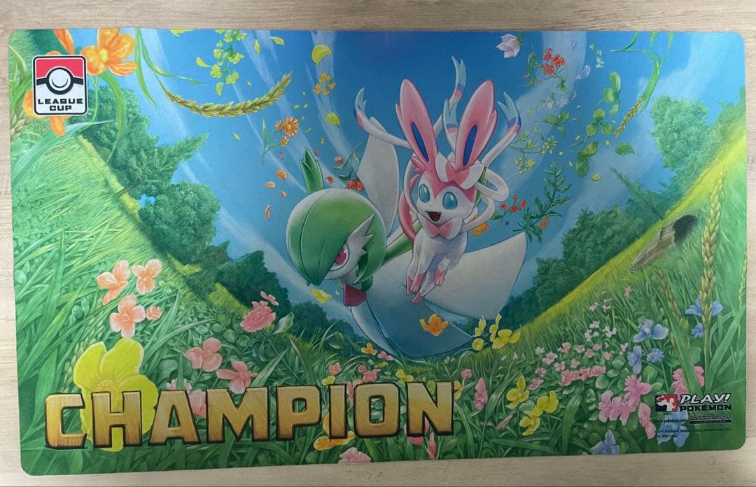 ポケモンカード　プレイマット　サーナイト&ニンフィア　海外正規品
