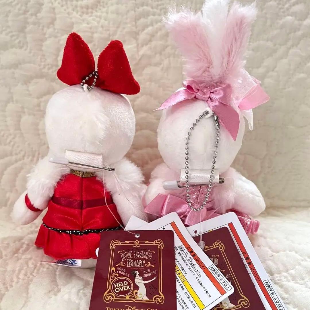 ディズニー BBB ビッグバンドビート ぬいぐるみバッジ デイジー 赤