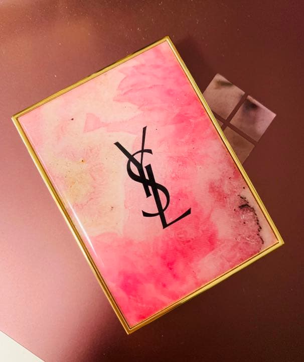 限定！ イブ・サンローランのパレットボーホーストーン フェース