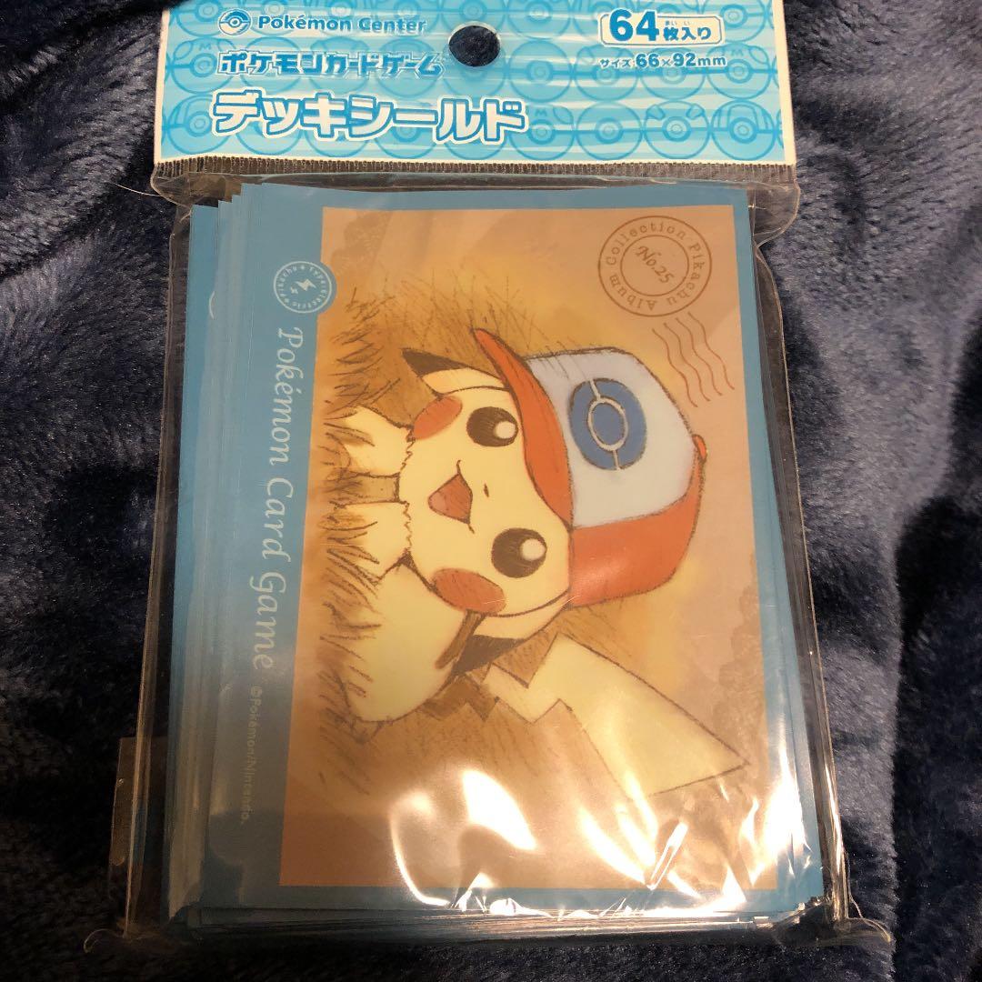 ポケモンカードゲーム　スリーブ　ぼうしをかぶったピカチュウ イッシュ　64枚 デッキシールド『(アローラ)ぼうしをかぶったピカチュウ※』64枚入り