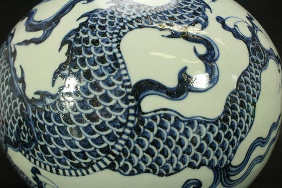 中国美術 青花 龍紋 天球瓶(A737) - メルカリ