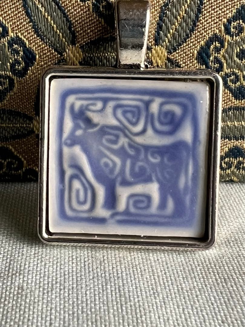 文創 古陶片リメイク 十二支ペンダント〈丑・ウシ〉