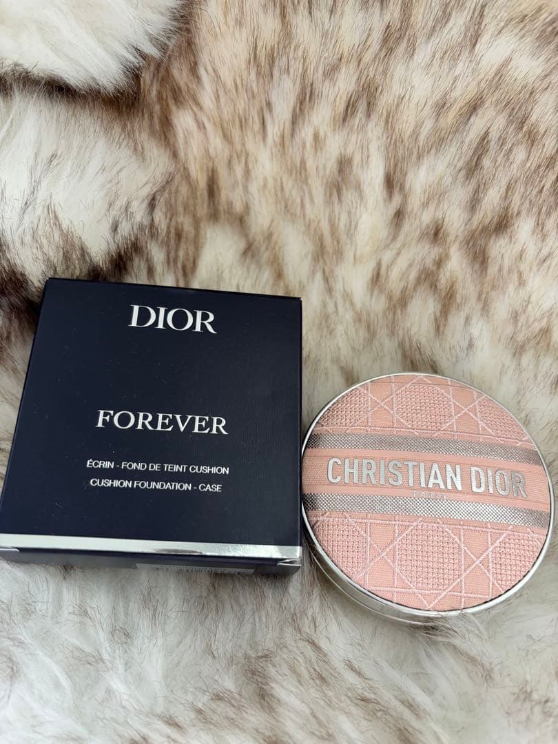 ディオールスキン フォーエバー クッションケース ピンクカナージュ