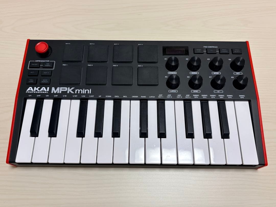 AKAI MPK mini 本体＋コードのみ