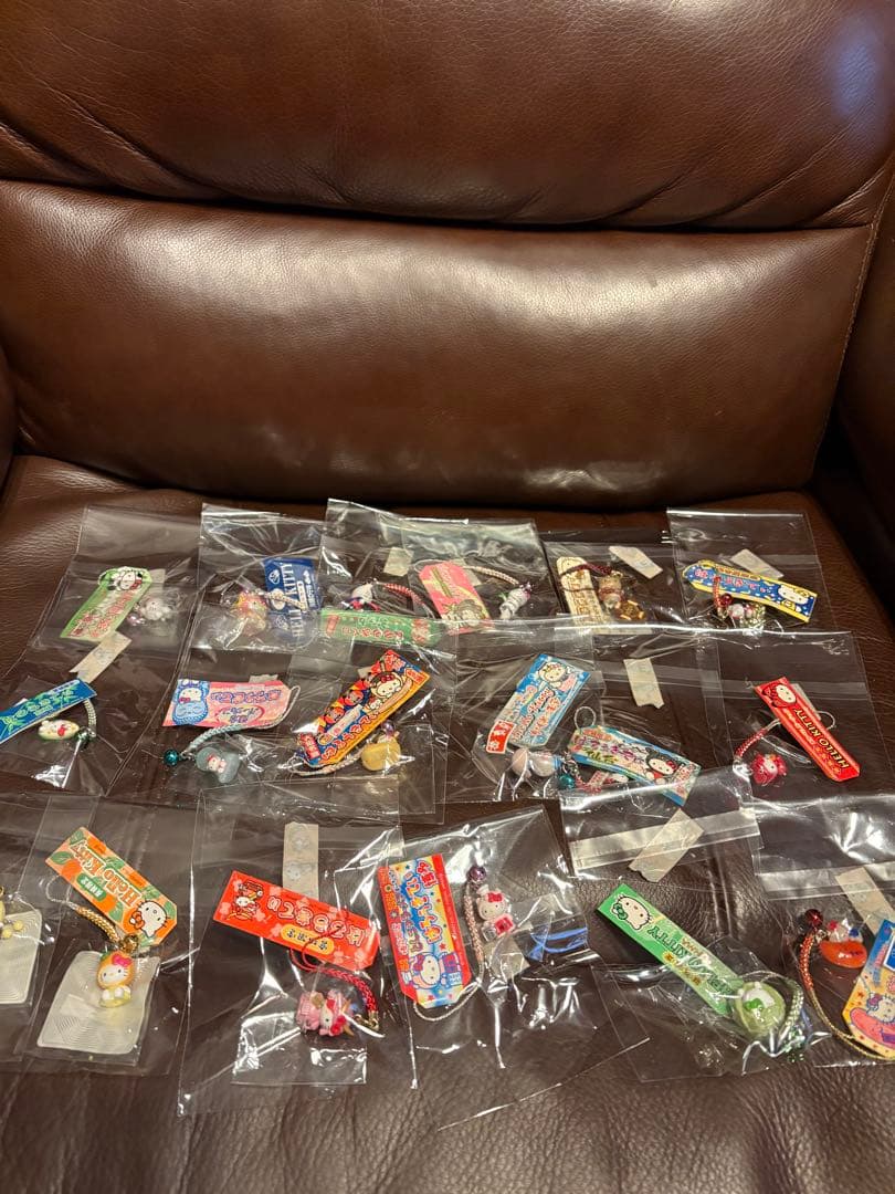 ヒ*マ様 ハローキティ　ご当地　根付け　ストラップ　18個セット　サンリオ　レト