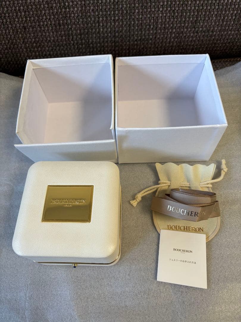 正規品 美品Boucheron ブシュロン リング 空箱 ケース ホワイト - メルカリ