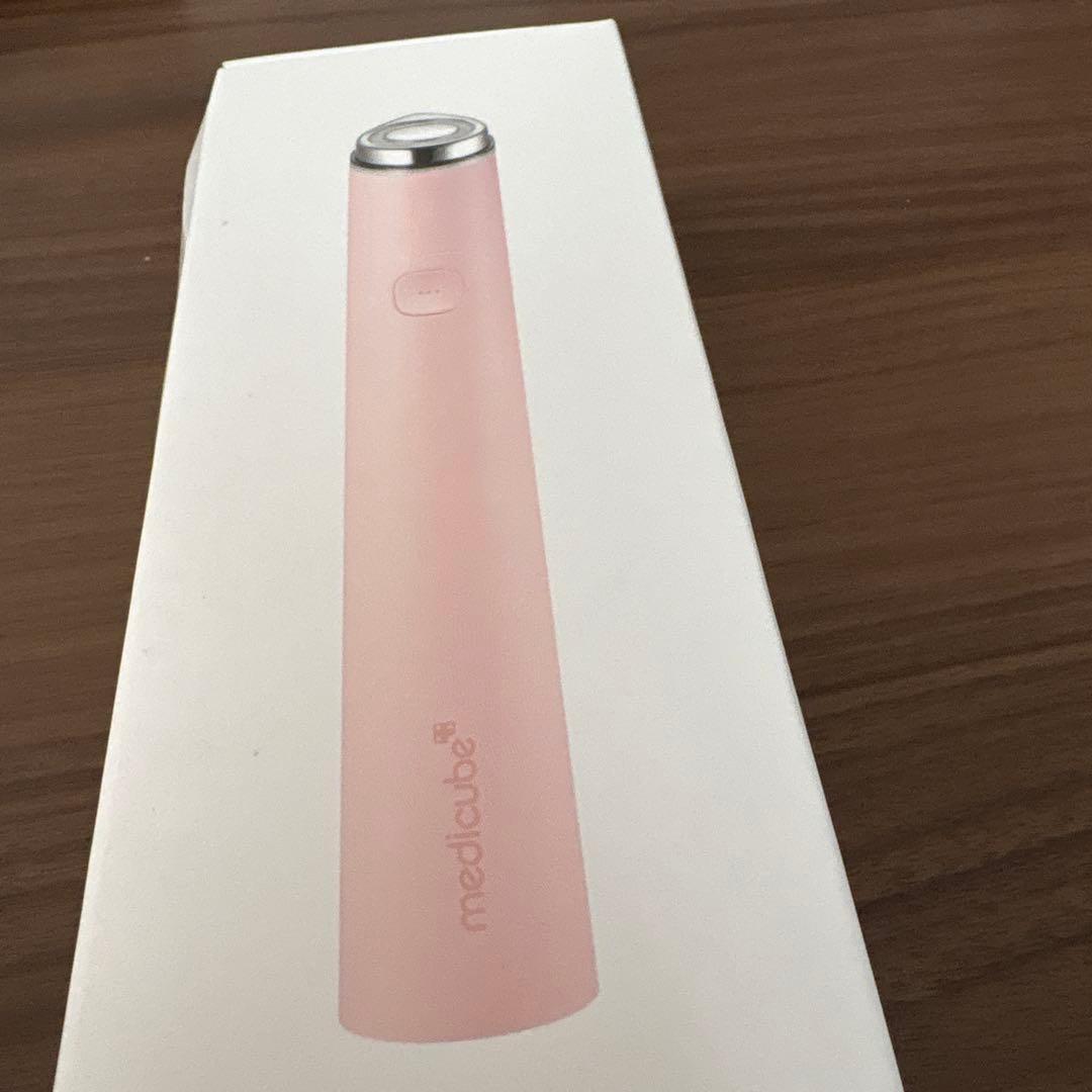 medicube スキンケアデバイス ピンク