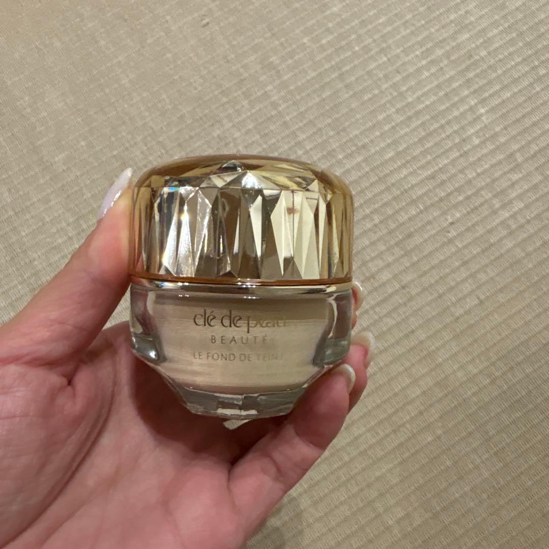 clé de peau クレ・ド・ポーボーテル・フォンドゥタンn