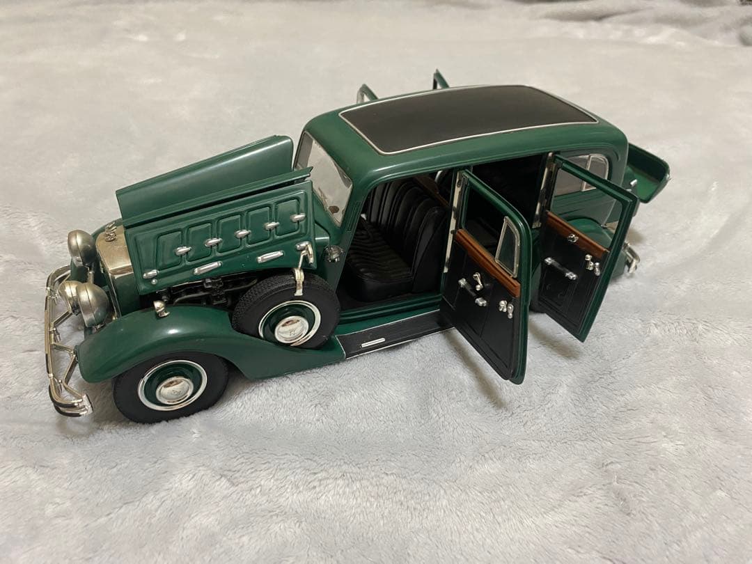 ミニカー RICKO Horch 851 Pullman 1/18