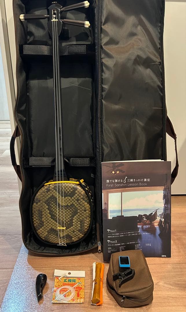【極美品】沖縄三線 蛇柄 付属品あり ケース付 初心者 入門モデル
