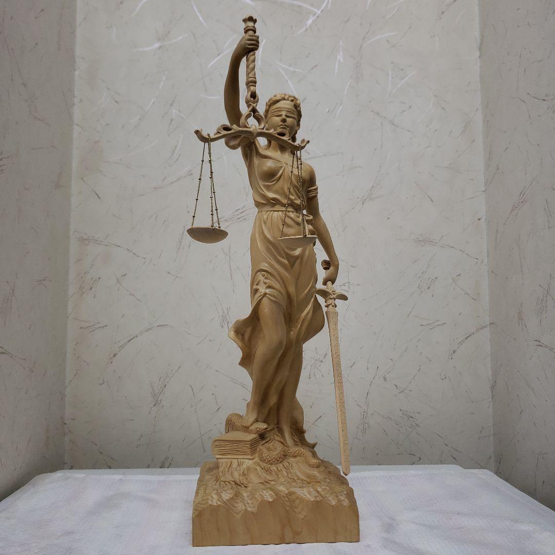 Ｂフライデー蔵出特価希少彫り裁判所のシンボルヒバ材 正義の女神像ユースティティア
