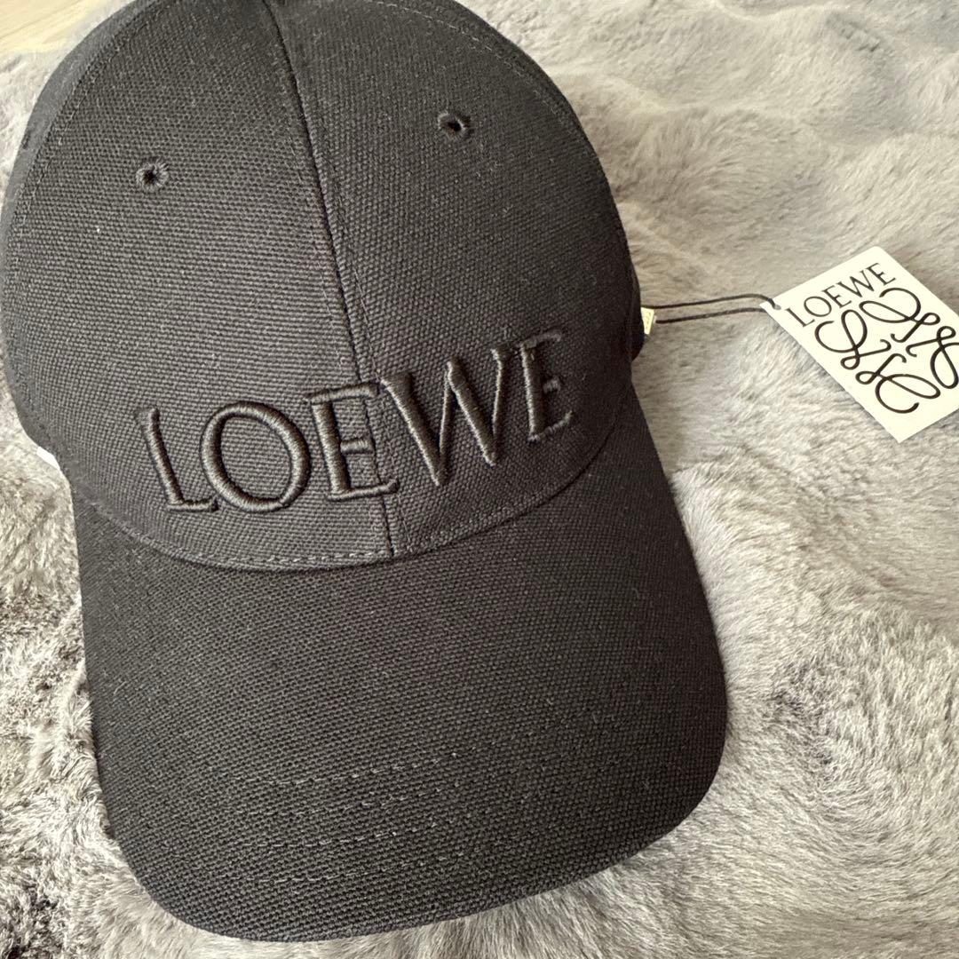 [未使用新品タグ付き] ロエベ　キャップ