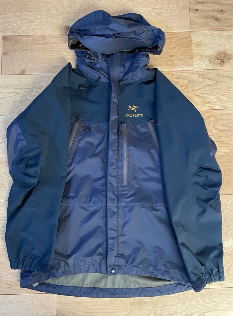 激レア90's ARC'TERYX “THETA LT JACKET”金刺繍 - メルカリ