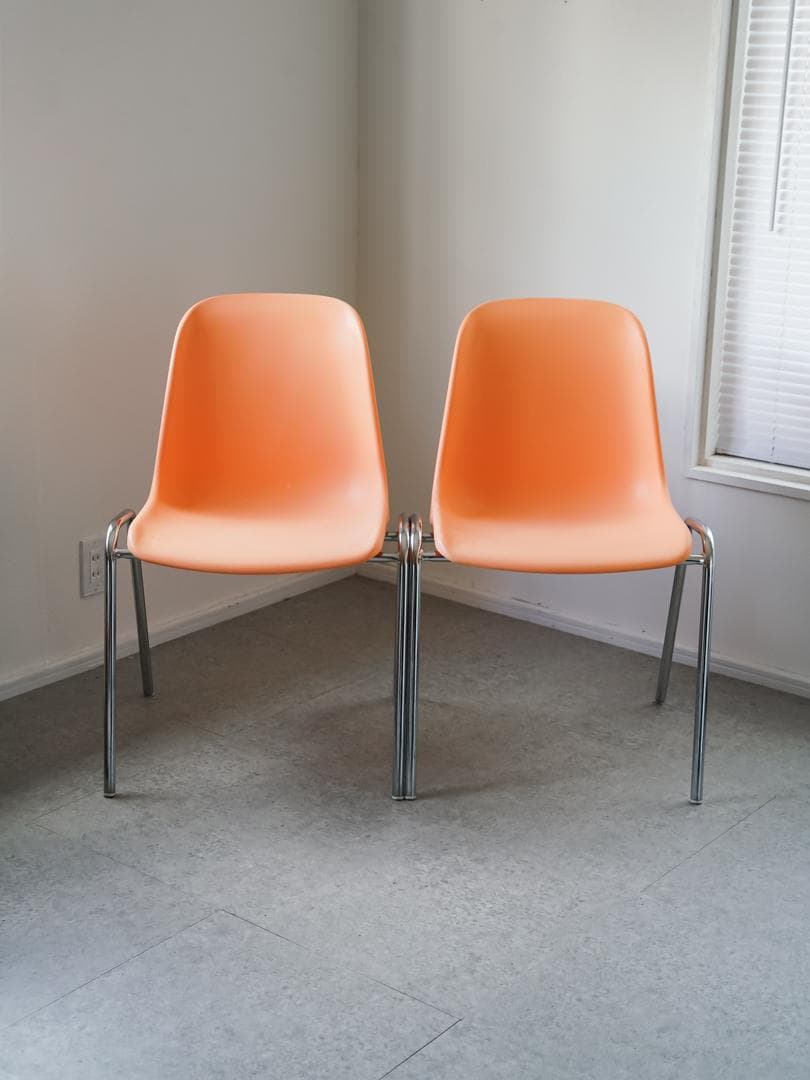 MOD ELENA スタッキングチェア 2脚 オレンジ色 ミッドセンチュリー イタリア製】MOD ELENA スタッキングチェア 3脚セット オレンジ - メルカリ