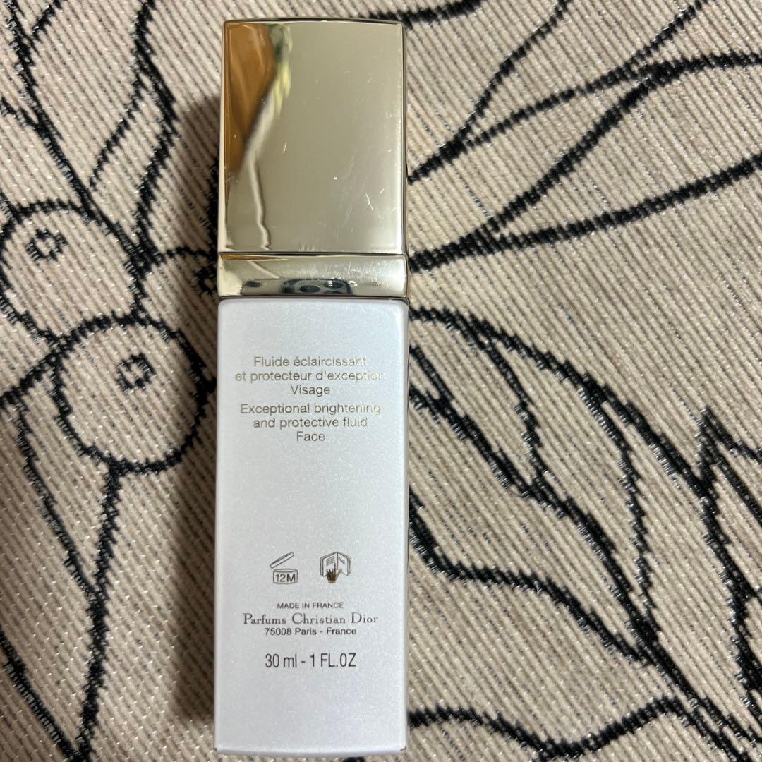 Dior Prestige Light-In-White 30ml - メルカリ