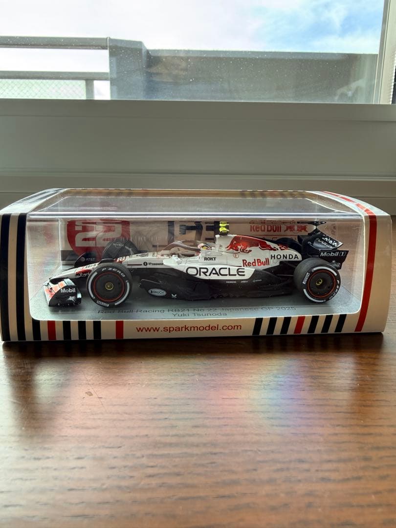 スパーク　1/43 RB21 2025 F1日本GP仕様　ミニカー　角田裕毅
