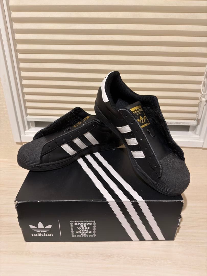 adidas Superstar 紐なし ブラック/ホワイト 27.0cm