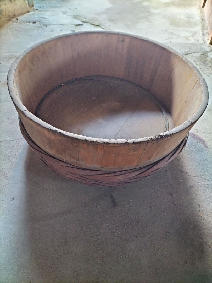 送料込み　レトロ巨大桶　商品説明必読を