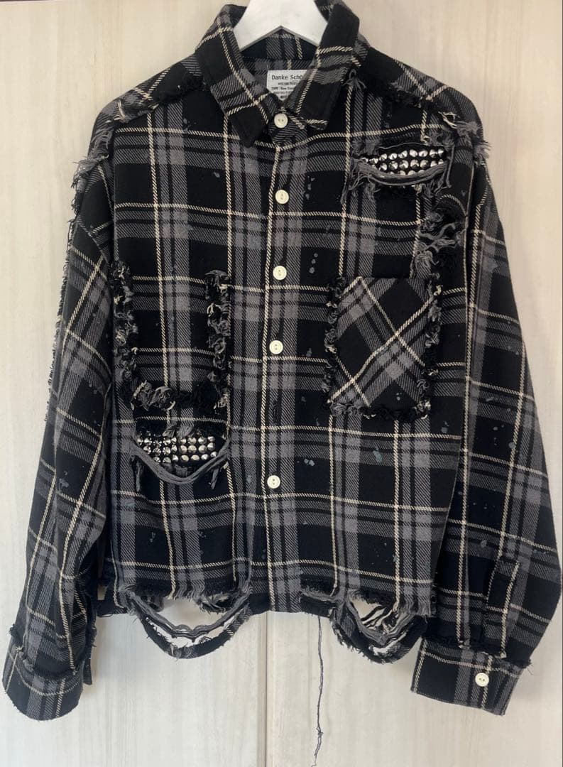 DankeSchon(ダンケシェーン) ダメージ加工スタッズ短丈チェックシャツ