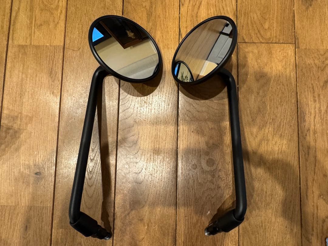 トライアンフ　スピードツイン900 純正ミラー