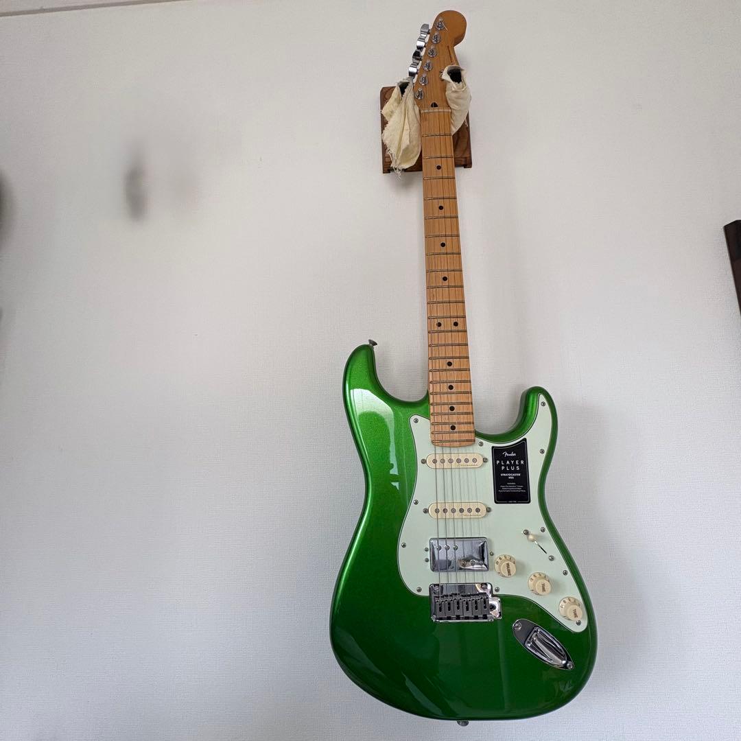 Fender Player Plus Stratocaster グリーン Fender Player Plus HSS Stratocaster - Cosmic Jade with Maple