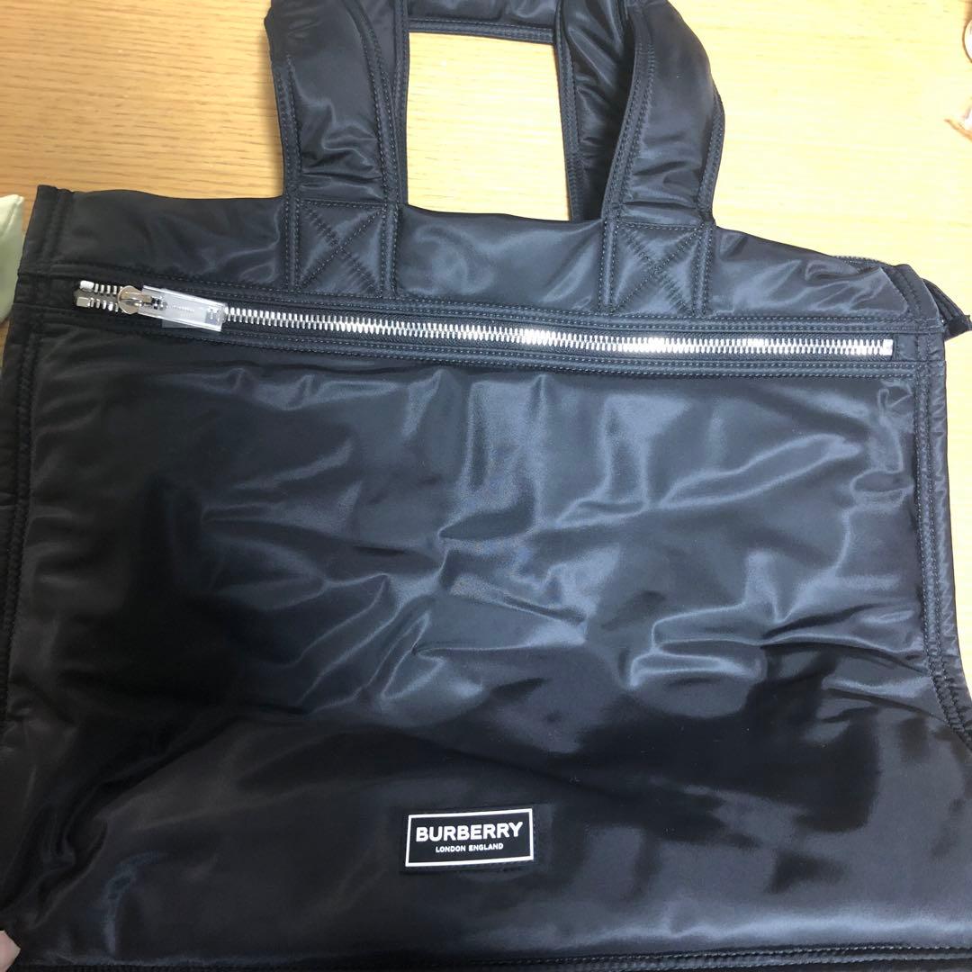Burberry ブラック トートバッグ