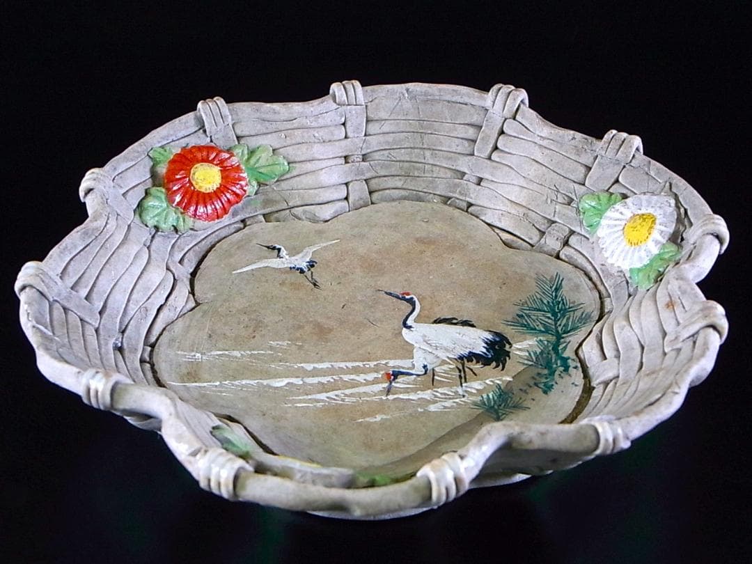 E919 】 素晴らしき超名品 明治期萬古焼上手作品 陽刻番の鶴文飾り