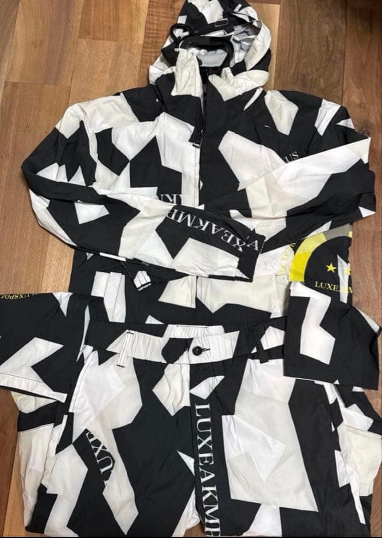 LUXE AKM PLUS！セットアップ！ゴルフ.Mサイズ！