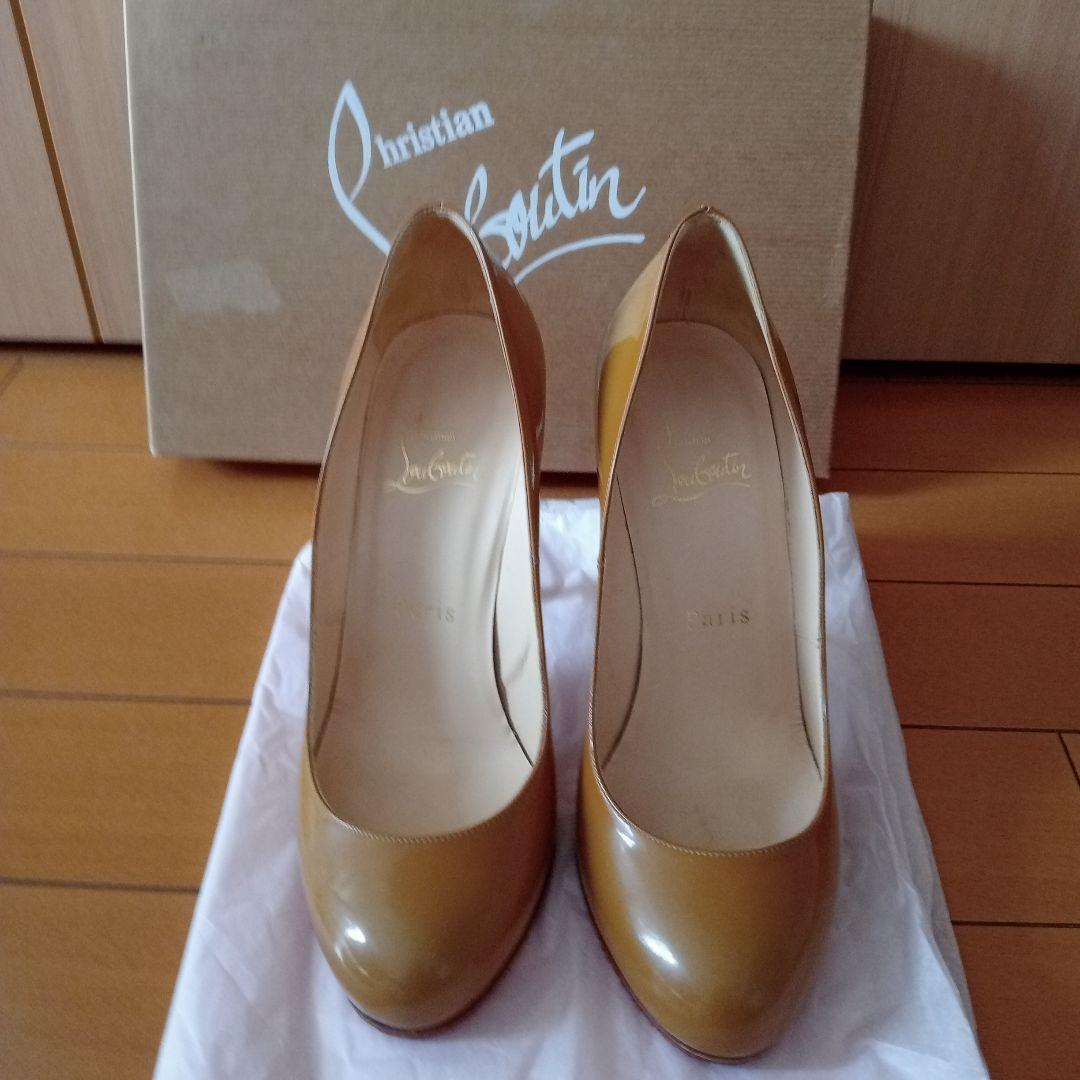 再値下げ！Christian Louboutin ベージュ 36.5インチ Authentic Christian Louboutin Beige Patent Simple 100 Pumps Size