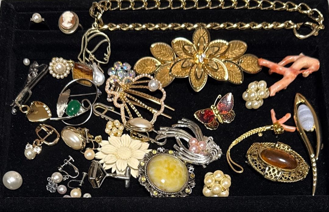 遺品整理　アクセサリー　ネックレス　指輪　イヤリング　ブローチ　カフス　タイピン
