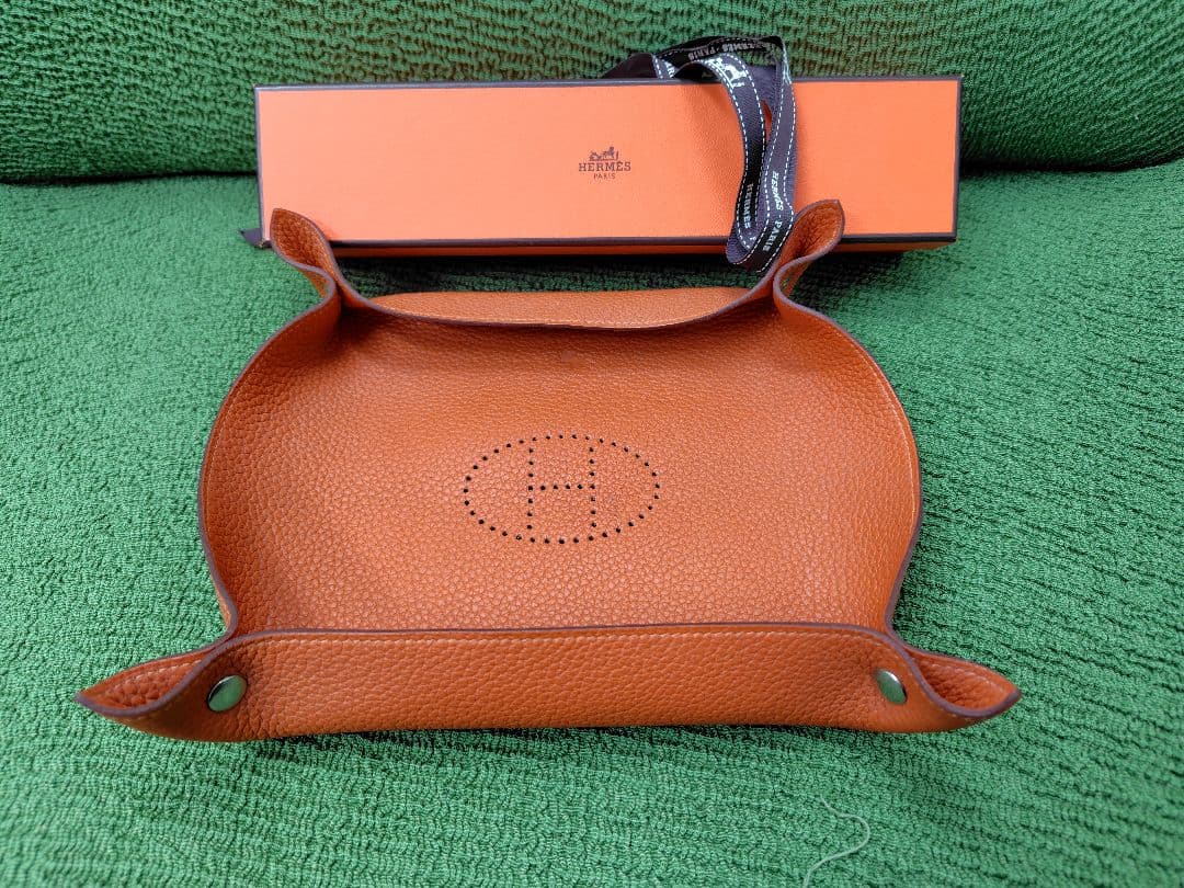 HERMES ヴィドポッシュトレー 25cm×25cm オレンジ HERMES（エルメス） 新品同様 ヴィドポッシュ フェルトトレイ トレー