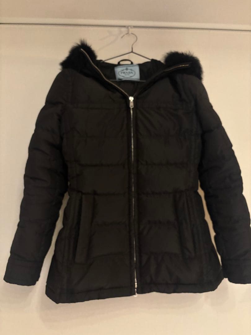 PRADA ブラック ダウンジャケット ファー付き