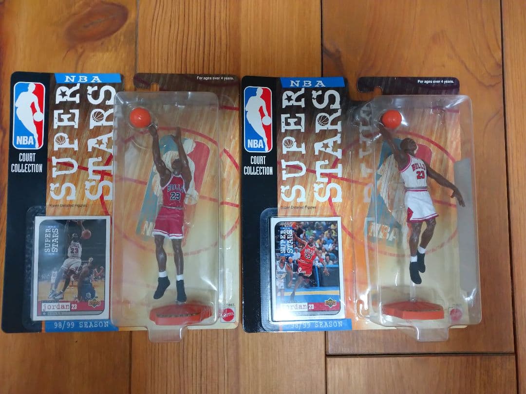 マイケルジョーダン フィギュア ２体  カード付き