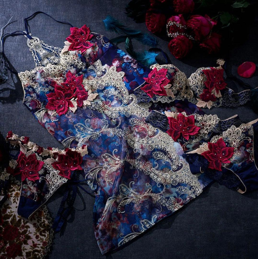 サルート90店舗限定　完売品　KOカラー　スリップ　Mサイズ サルート（SALUTE） ワコール 96G スリップ STJ296 M・L/80丈