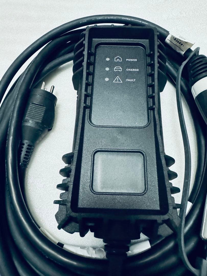 プジョー 純正e-2008 充電ケーブル 851 - メルカリ