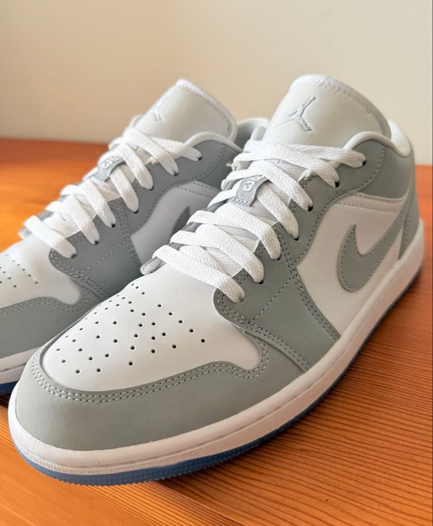 靴 Nike Women's Air Jordan 1 Low Wolf Grey