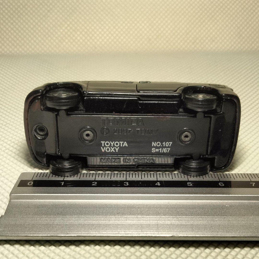 ☆商談中☆ 5563 トミカ 2007年 トヨタヴォクシー 塗装修復等ルース品