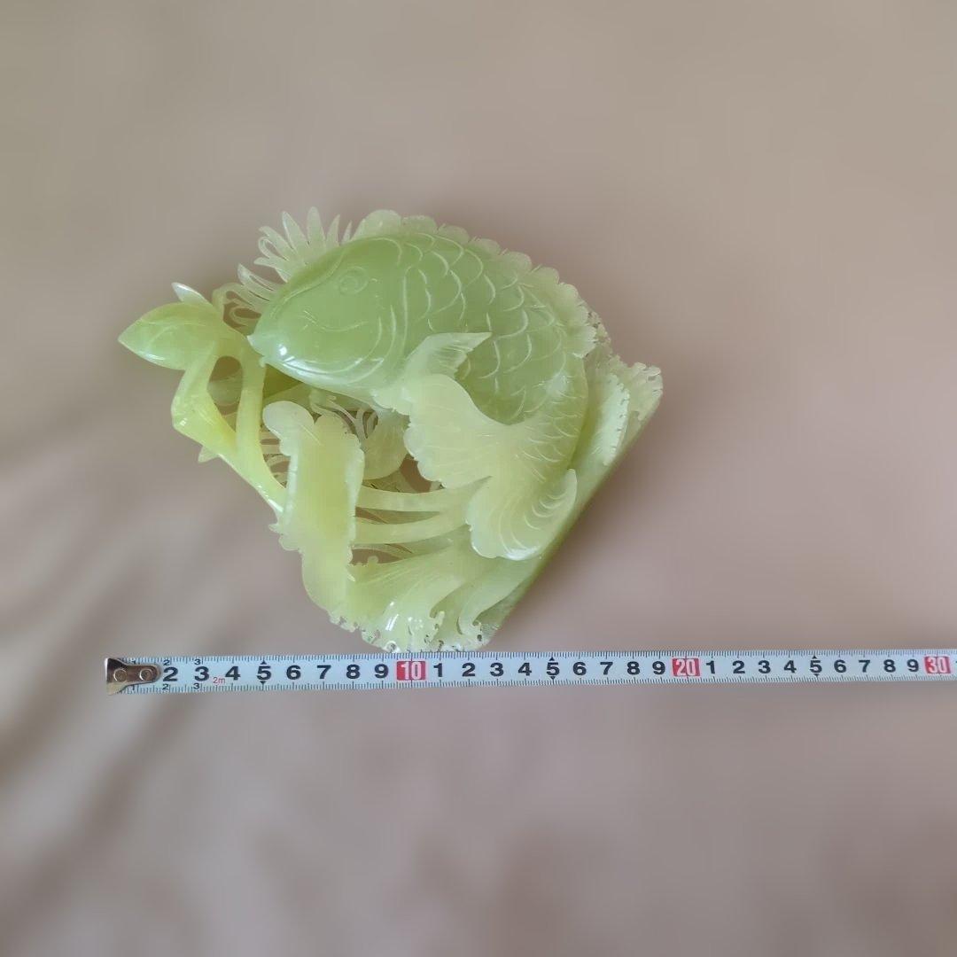 岫玉 彫刻 連年有余 魚 蓮 置物 中国玉石 鑑定書付 - メルカリ