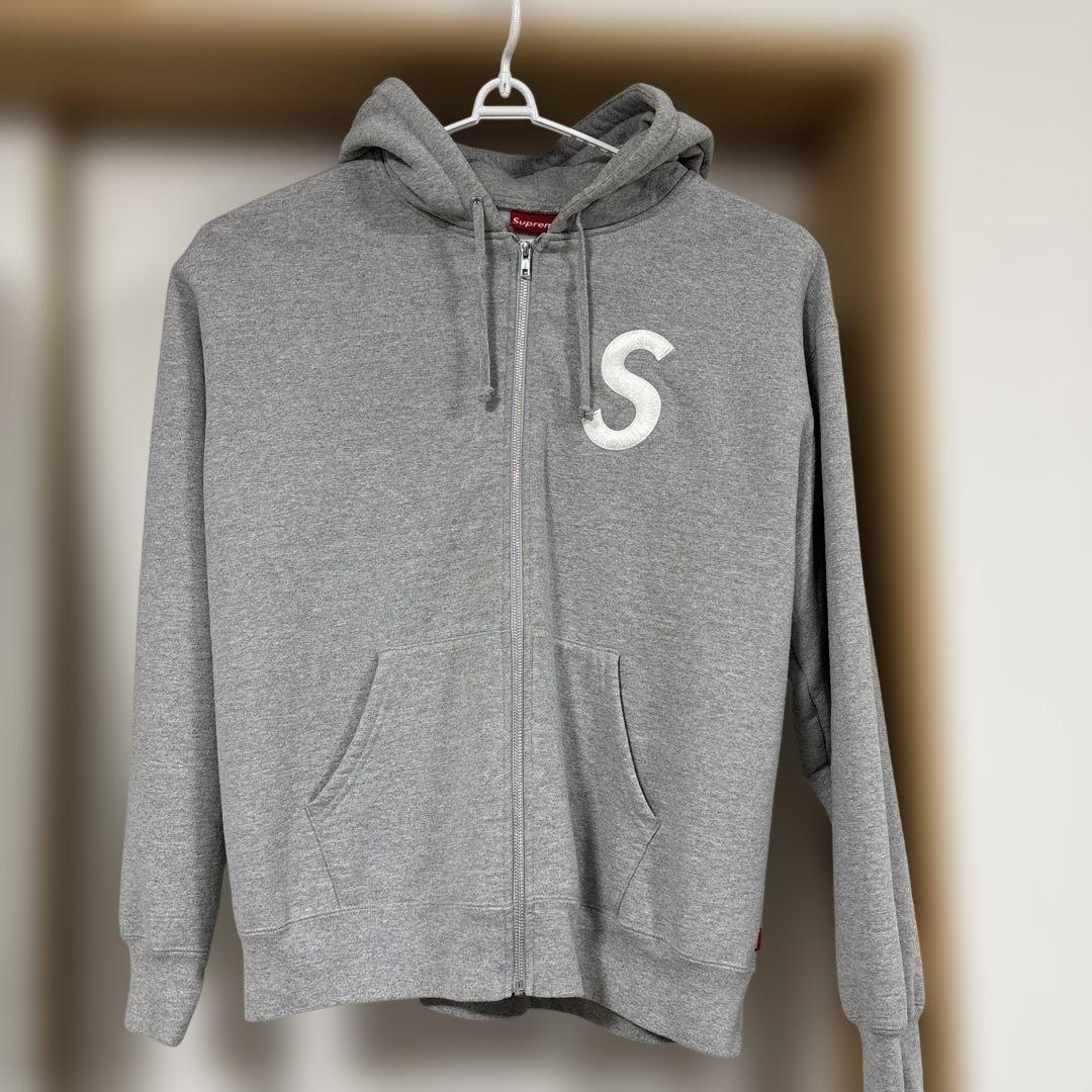 ブルードラゴン！Supreme グレー フード付きジップパーカー