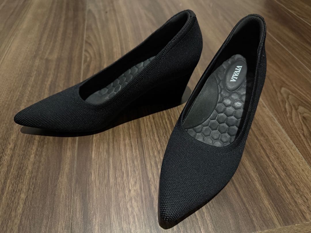 Vivaia ブラック ウェッジヒールパンプス 39美品