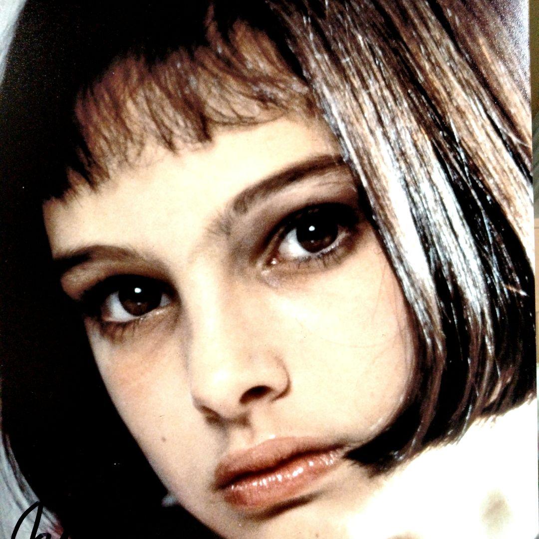 セール中…ナタリー・ポートマン直筆サイン入り大型写真…レオン - メルカリ