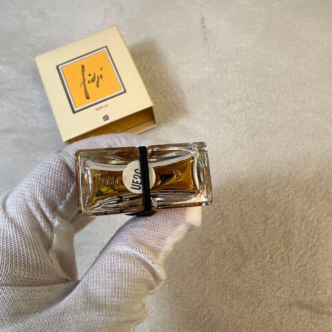 Fidji PARFUM 7ml 廃盤 Guy Laroche ミニ香水 希少 - メルカリ