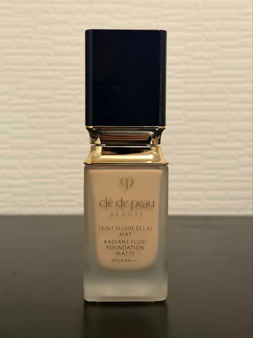 【新品未使用】タンフリュイドエクラ　マット・オークル00