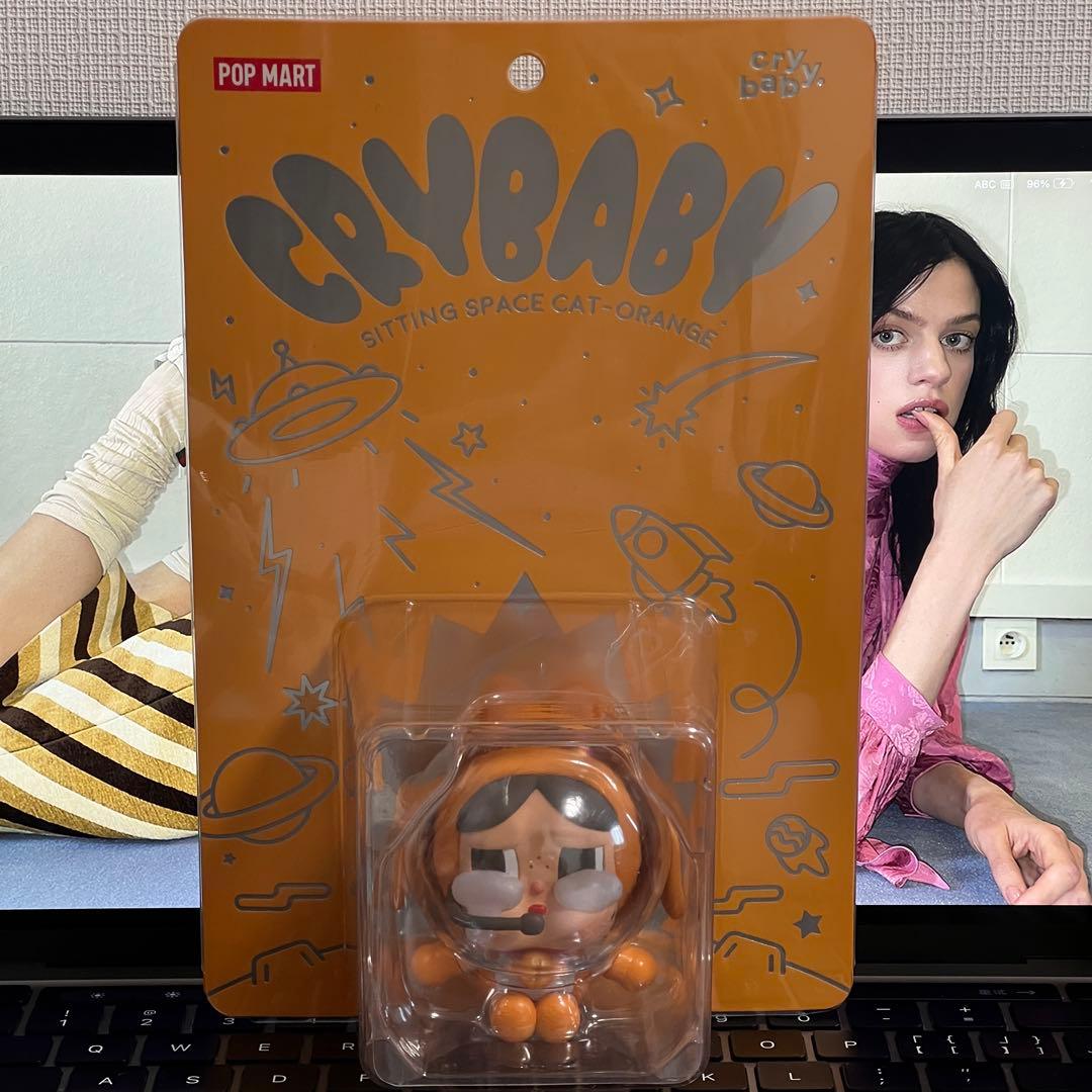 Crybaby 宇宙猫フィギュア(中国限定)